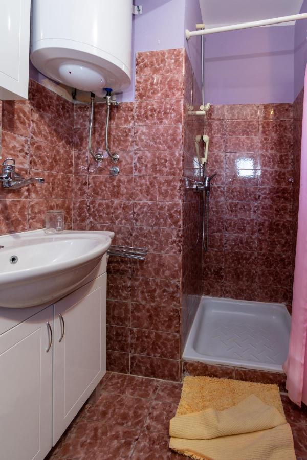 Apartments with a parking space Kraj, Pasman - 8457 Tkon Bagian luar foto